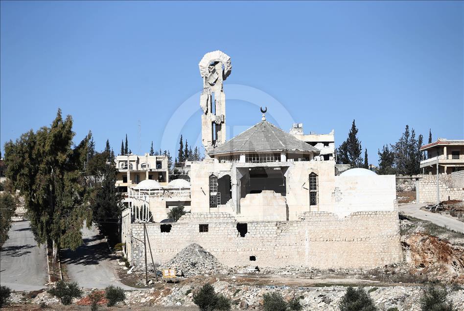 حلب..كاميرا الأناضول ترصد الدمار في "خان العسل"
