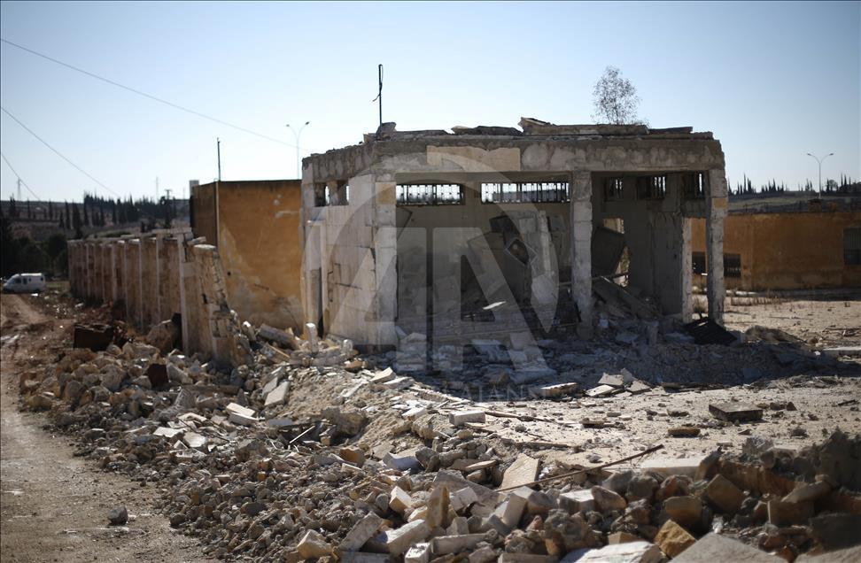 حلب..كاميرا الأناضول ترصد الدمار في "خان العسل"
