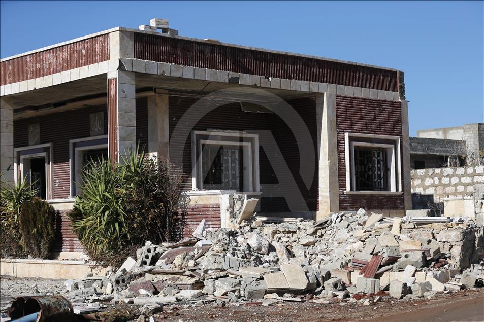 حلب..كاميرا الأناضول ترصد الدمار في "خان العسل"
