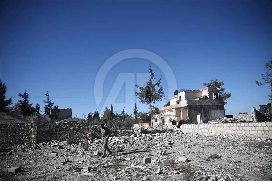 حلب..كاميرا الأناضول ترصد الدمار في "خان العسل"
