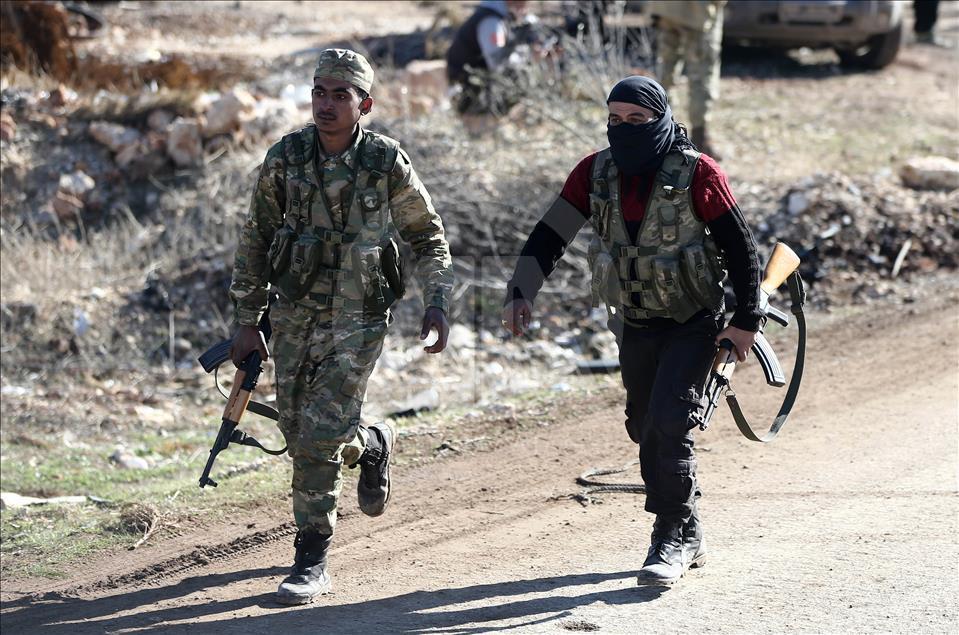 حلب..كاميرا الأناضول ترصد الدمار في "خان العسل"
