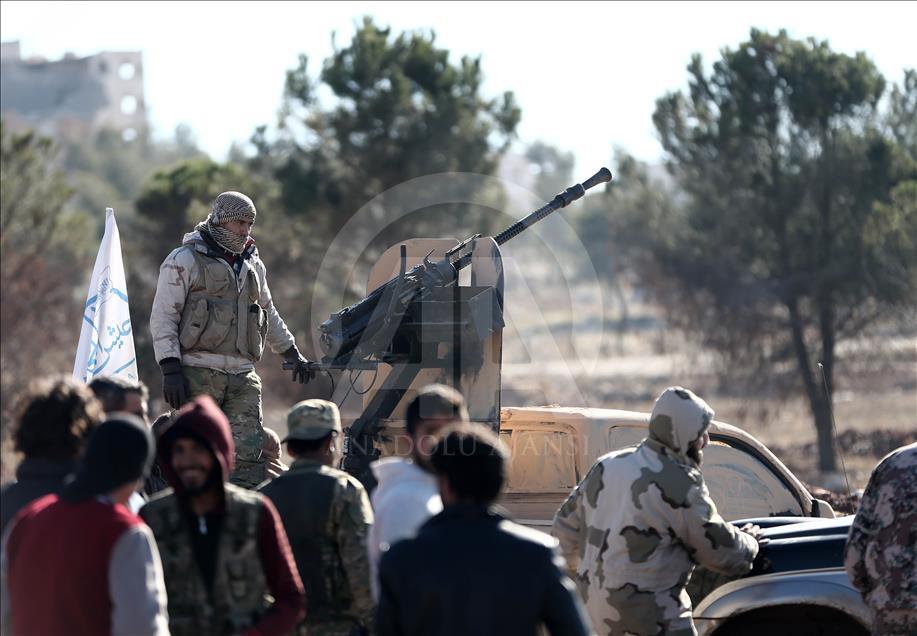 حلب..كاميرا الأناضول ترصد الدمار في "خان العسل"
