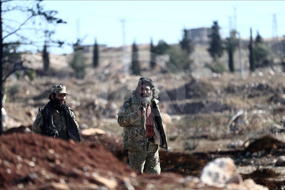 حلب..كاميرا الأناضول ترصد الدمار في "خان العسل"
