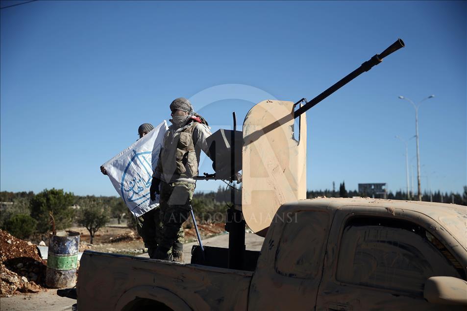 حلب..كاميرا الأناضول ترصد الدمار في "خان العسل"
