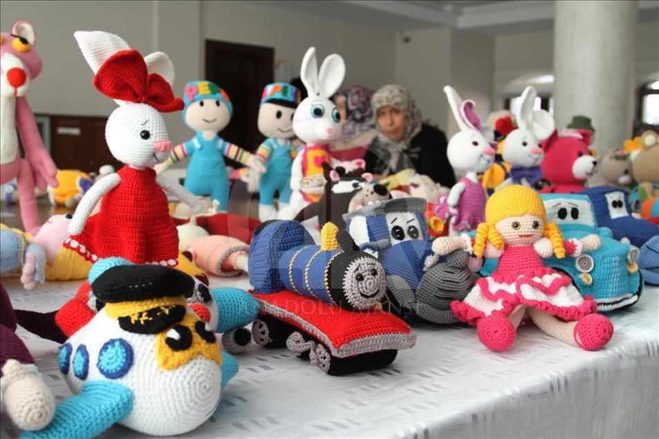 Kadınlar "organik oyuncak" yaparak zamanlarını değerlendiriyor