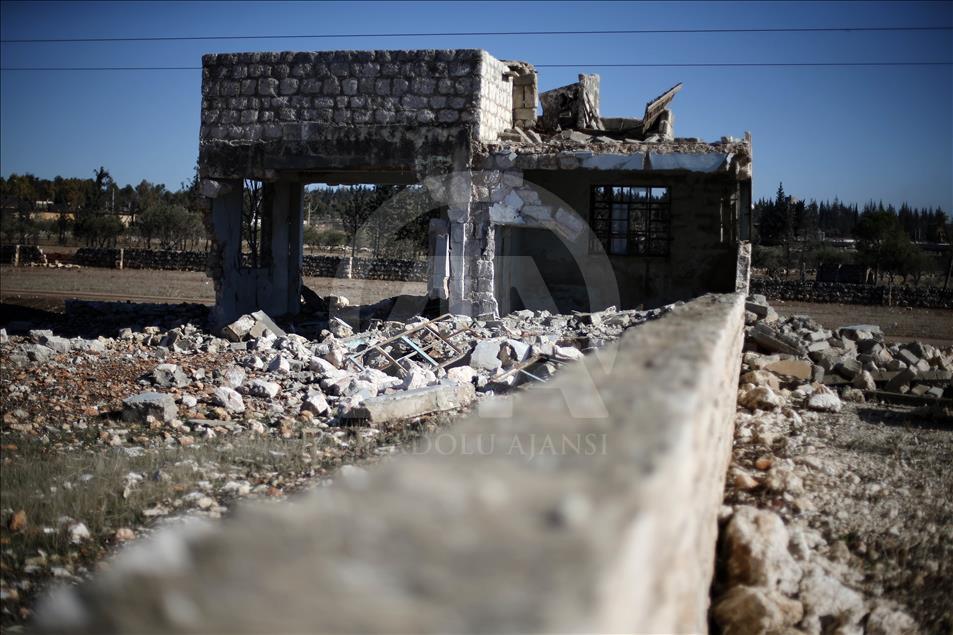 حلب..كاميرا الأناضول ترصد الدمار في "خان العسل"
