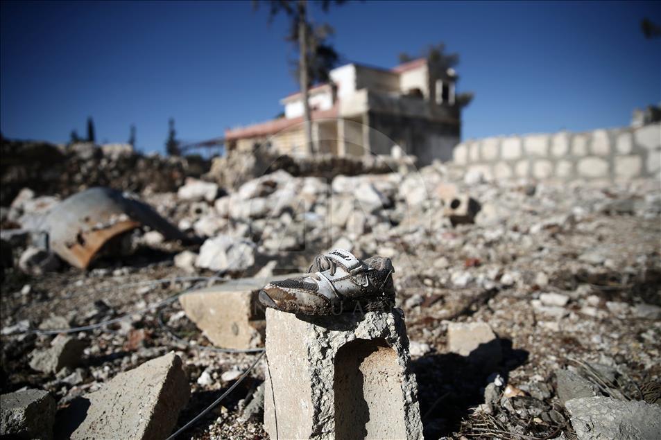 حلب..كاميرا الأناضول ترصد الدمار في "خان العسل"
