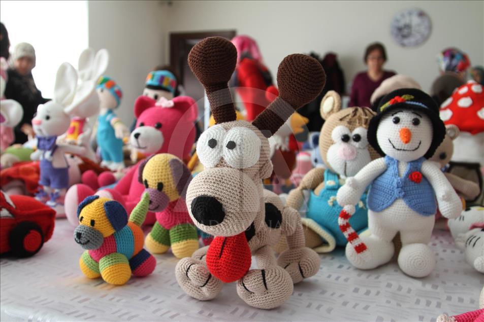 Kadınlar "organik oyuncak" yaparak zamanlarını değerlendiriyor