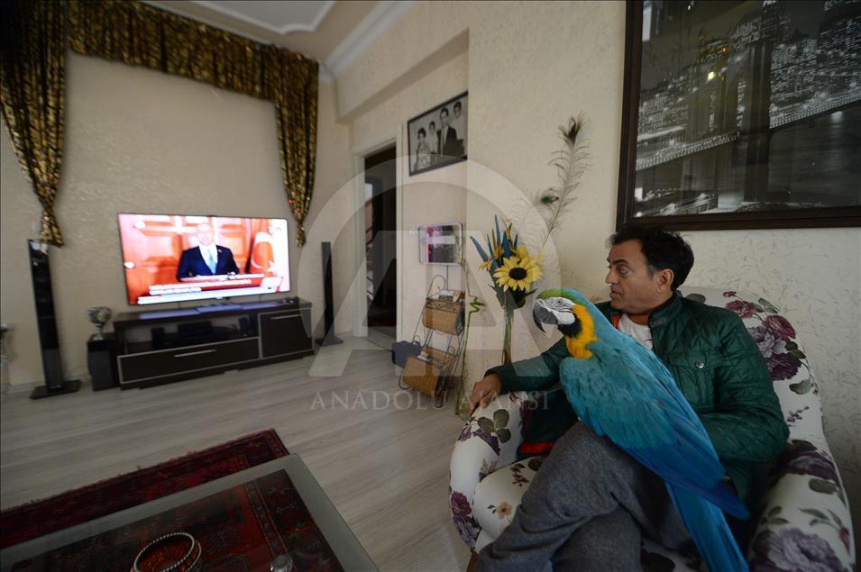 Papağan "Cabbar" ile sahibinin 20 yıllık dostluğu 