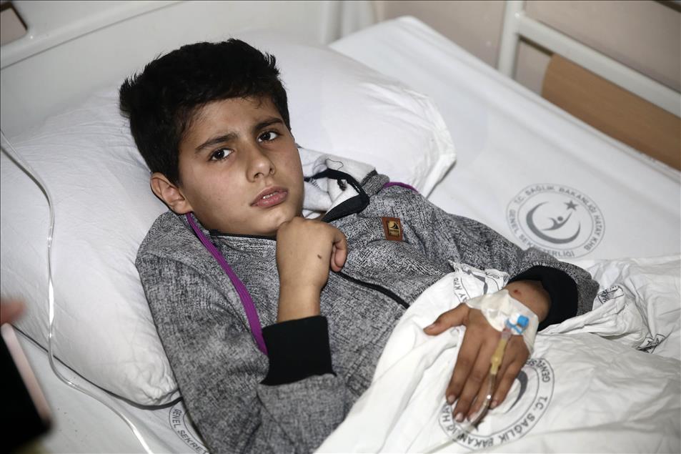 Turkey receives wounded civilians as evacuation from Aleppo continues