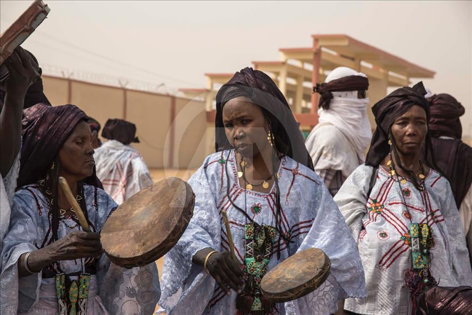 Agadez'de Sultan Oumarou'nun taç giyme töreni