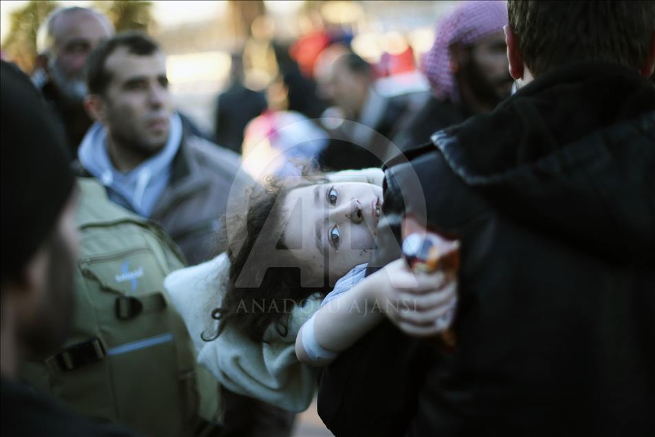 Evacuation of civilians in Aleppo