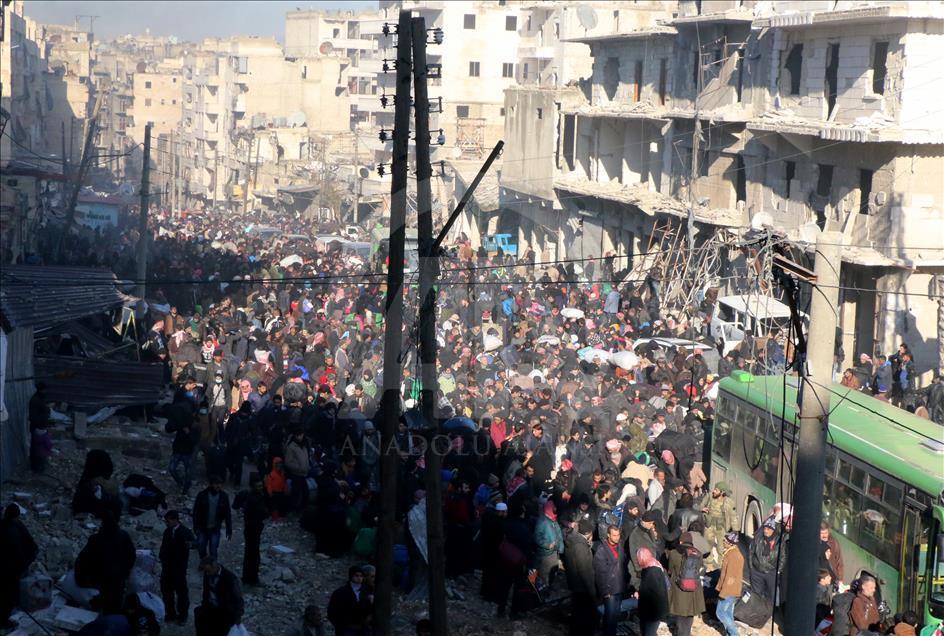 Evacuation of civilians in Aleppo