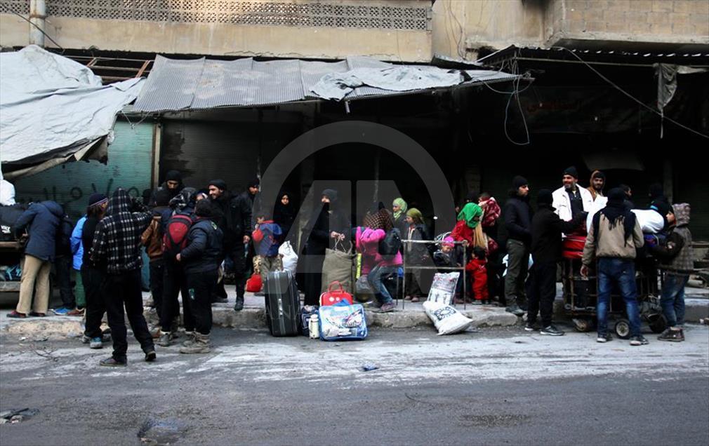 Evacuation of civilians in Aleppo 20