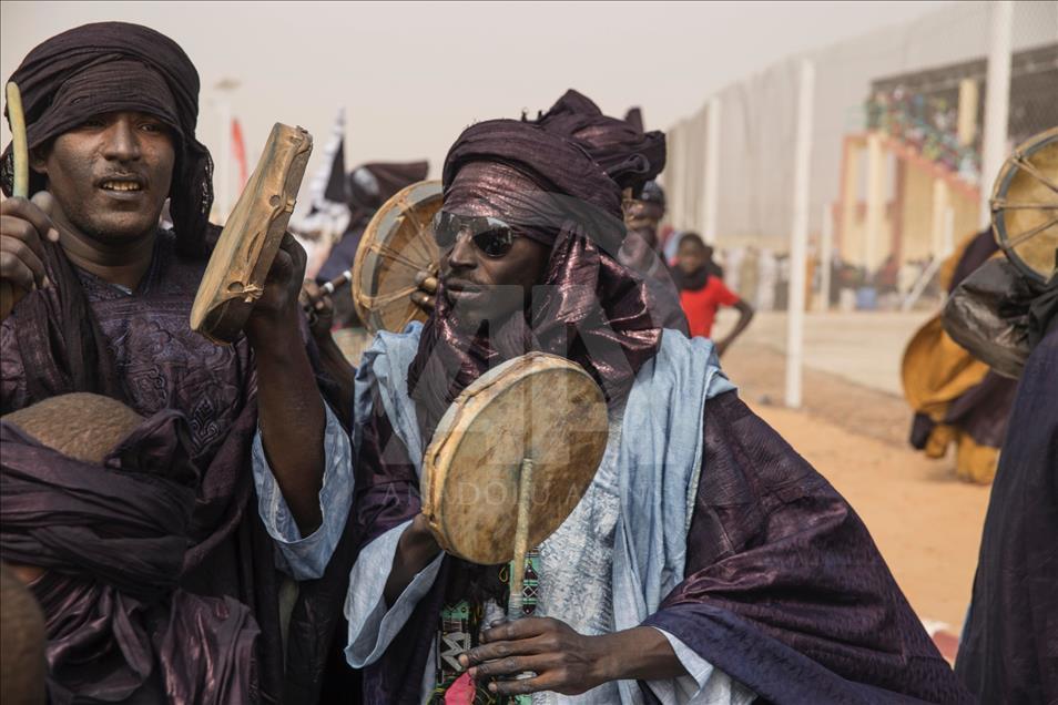 Agadez'de Sultan Oumarou'nun taç giyme töreni