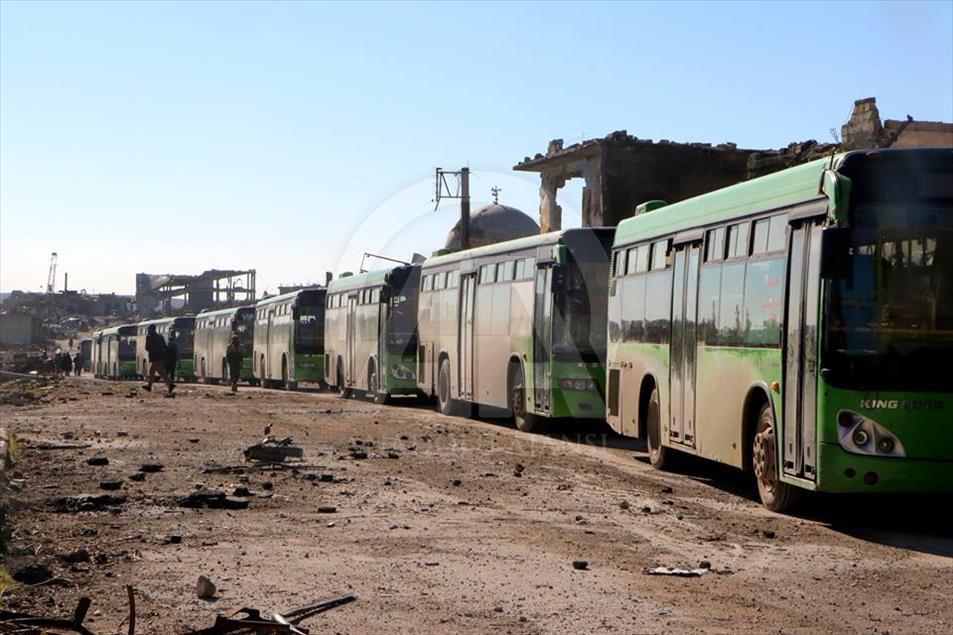 Evacuation of civilians in Aleppo 6