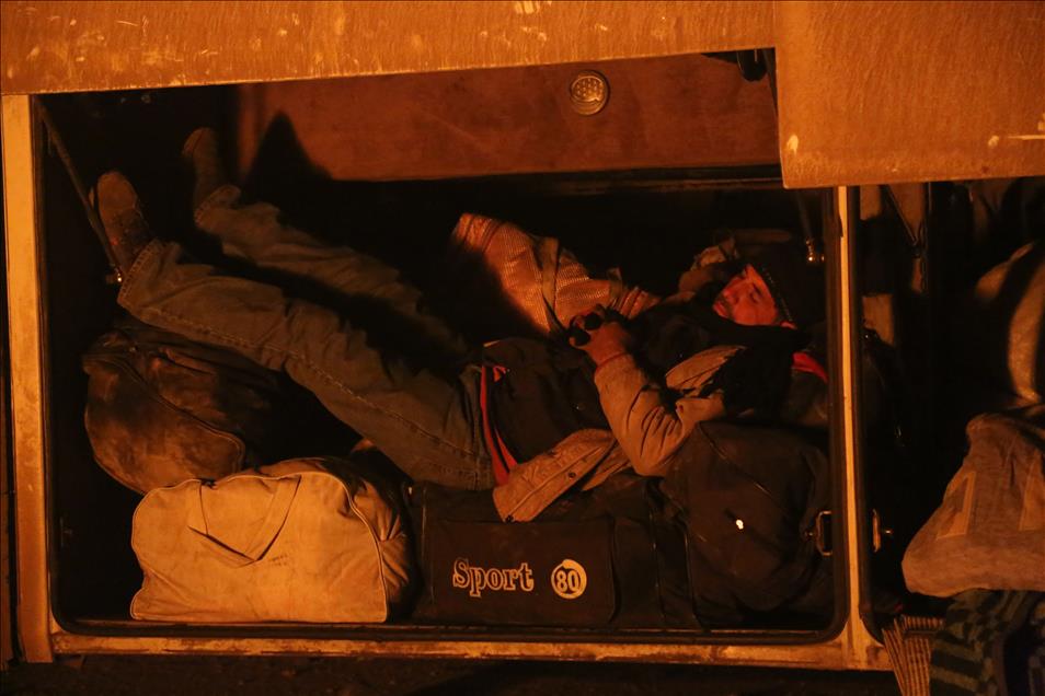 Evacuation of civilians in Aleppo