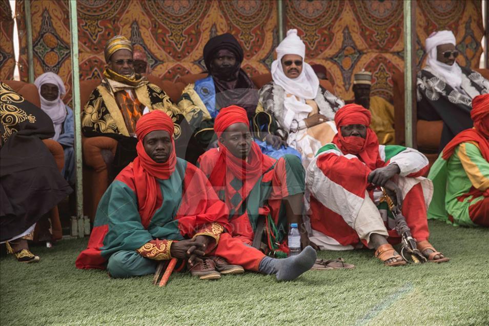 Agadez'de Sultan Oumarou'nun taç giyme töreni