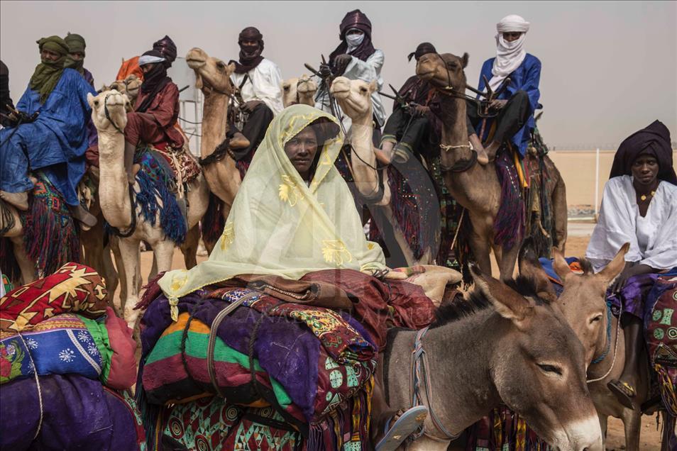 Agadez'de Sultan Oumarou'nun taç giyme töreni