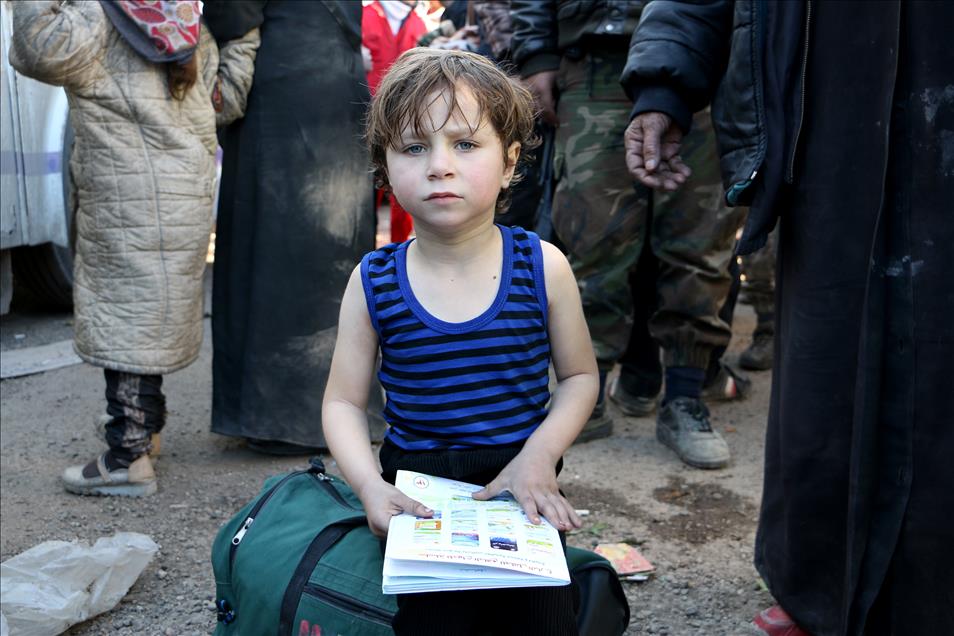 Evacuation of civilians in Aleppo