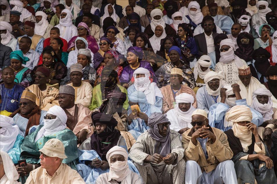 Agadez'de Sultan Oumarou'nun taç giyme töreni