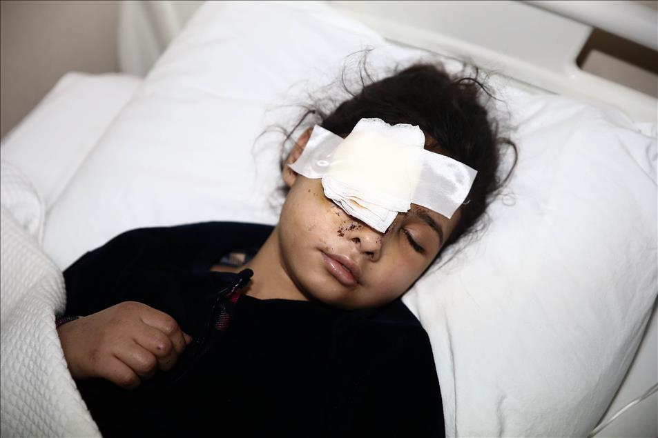 Turkey receives wounded civilians as evacuation from Aleppo continues