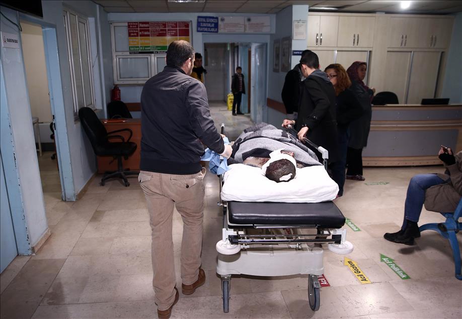 Turkey receives wounded civilians as evacuation from Aleppo continues