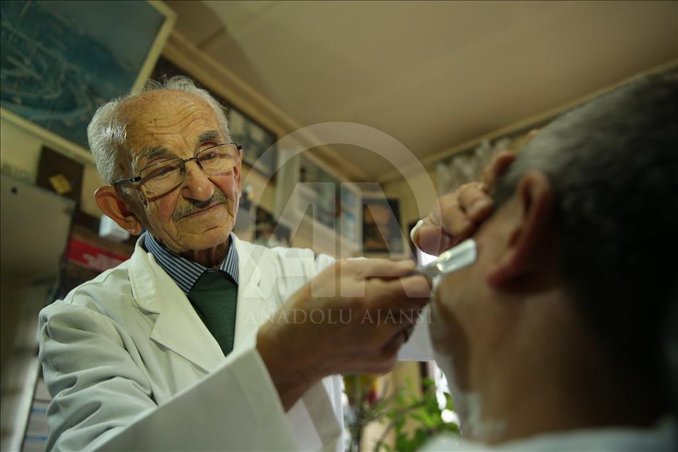Kore gazisi usturasından 75 yıldır vazgeçmiyor