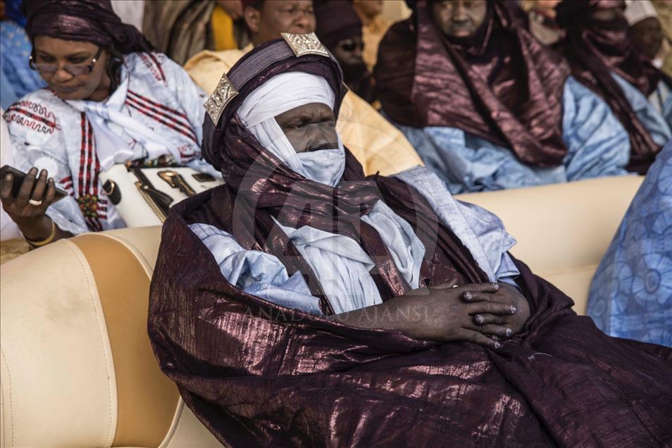 Agadez'de Sultan Oumarou'nun taç giyme töreni