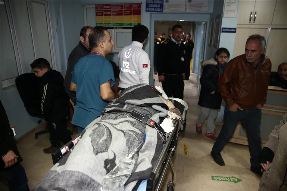 Turkey receives wounded civilians as evacuation from Aleppo continues