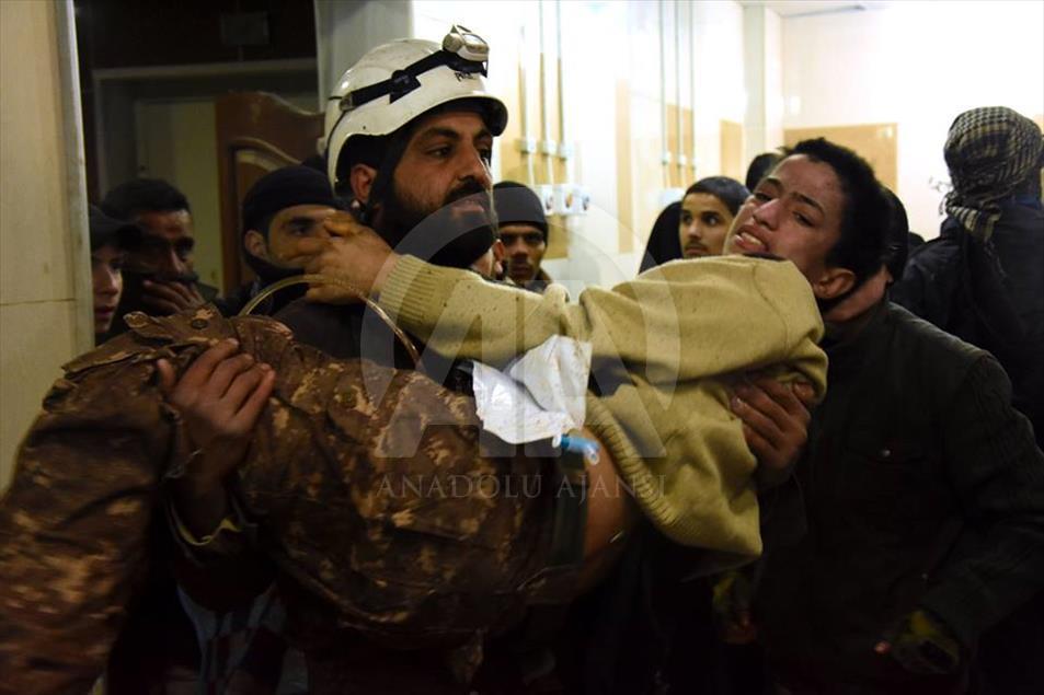 Evacuation of civilians in Aleppo 13