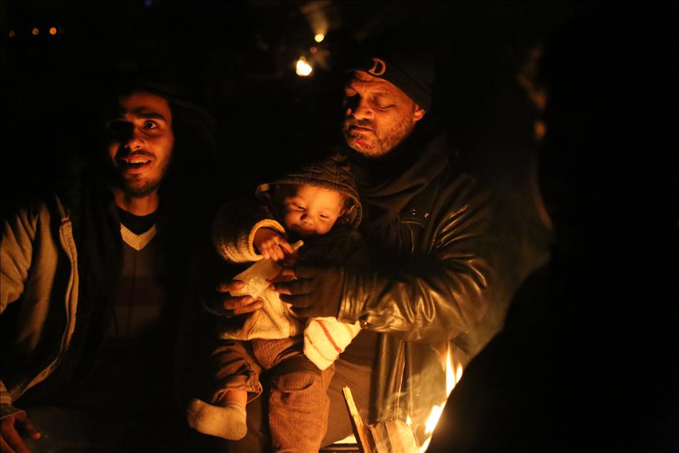 Evacuation of civilians in Aleppo