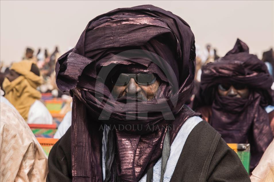 Agadez'de Sultan Oumarou'nun taç giyme töreni