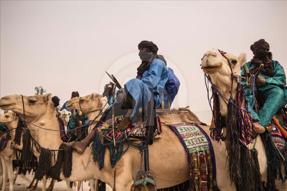 Agadez'de Sultan Oumarou'nun taç giyme töreni