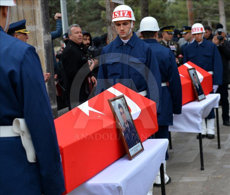 Şehitlerimizi uğurluyoruz