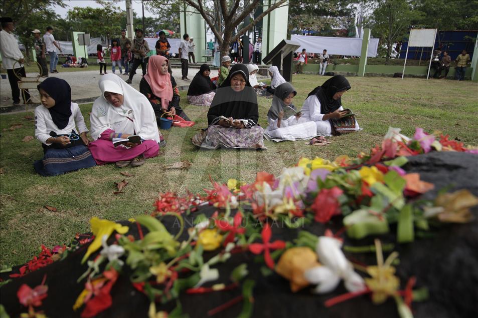 Indonesians mark 12th anniversary of Indian Ocean tsunami