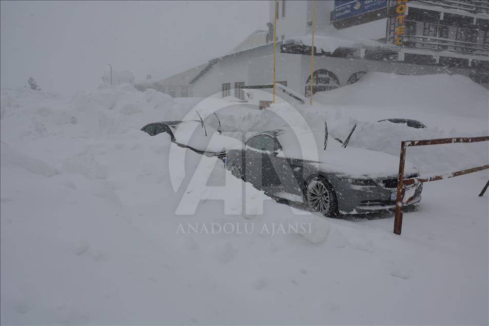 Uludağ'da kar kalınlığı 2 metreyi aştı