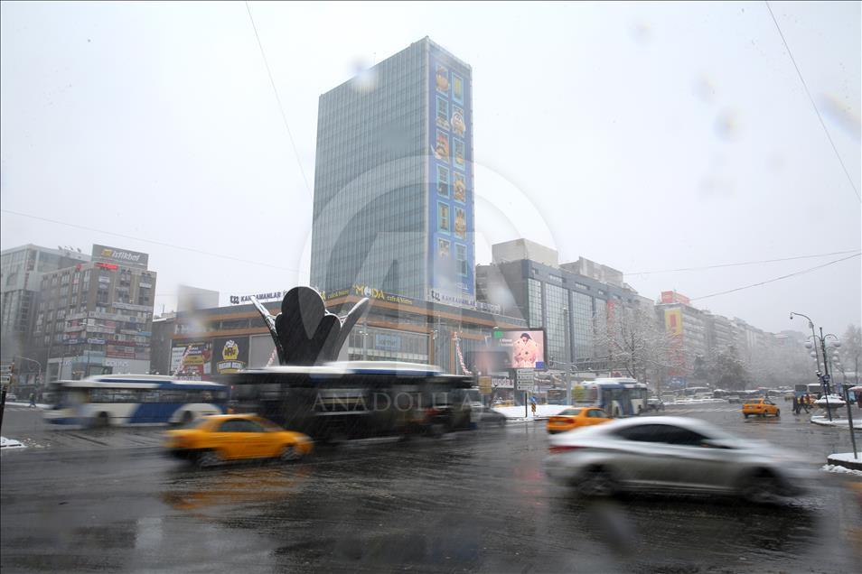Ankara'da kar yağışı