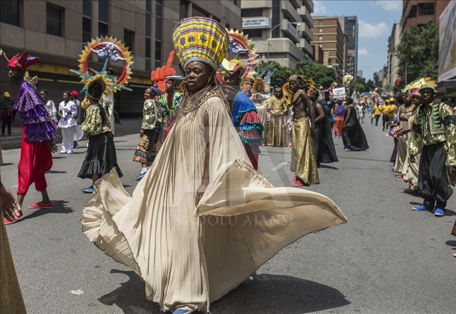 Güney Afrika’da “Johannesburg Karnavalı”