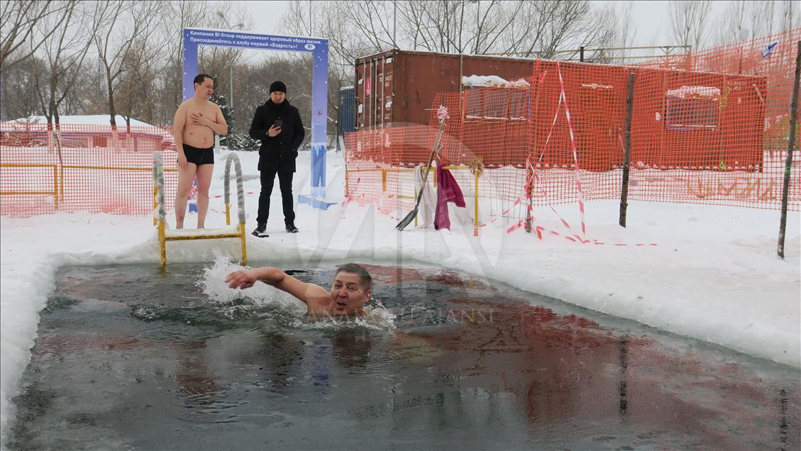 Nesvakidašnja borba protiv hroničnog umora: Kupanje u ledenoj rijeci  