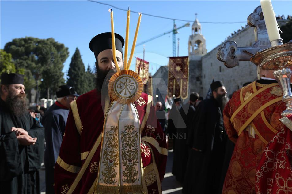 Kremtimi i Krishtlindjeve ortodokse në Betlehem