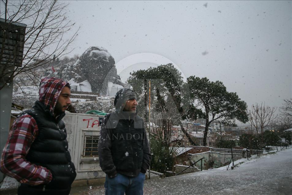 İzmir'de kar yağışı