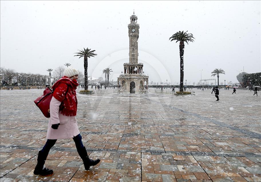 İzmir'de kar yağışı