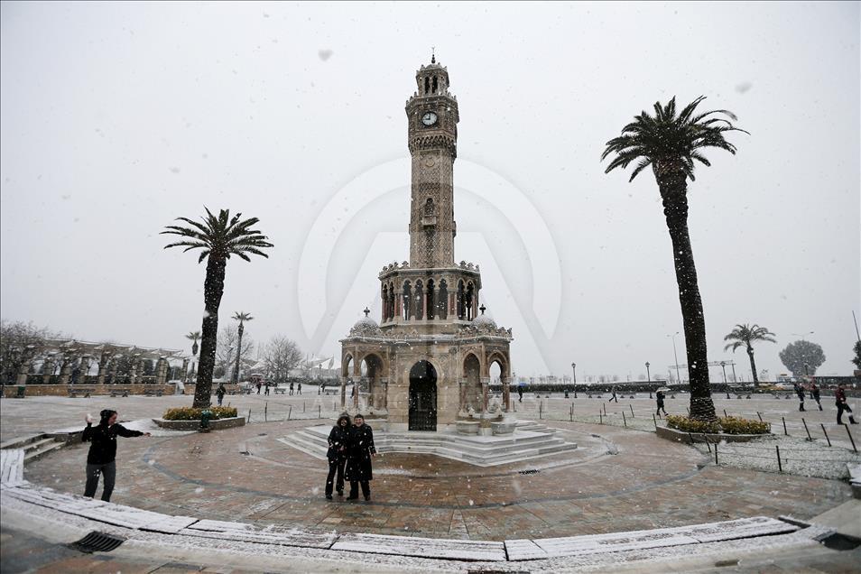 İzmir'de kar yağışı