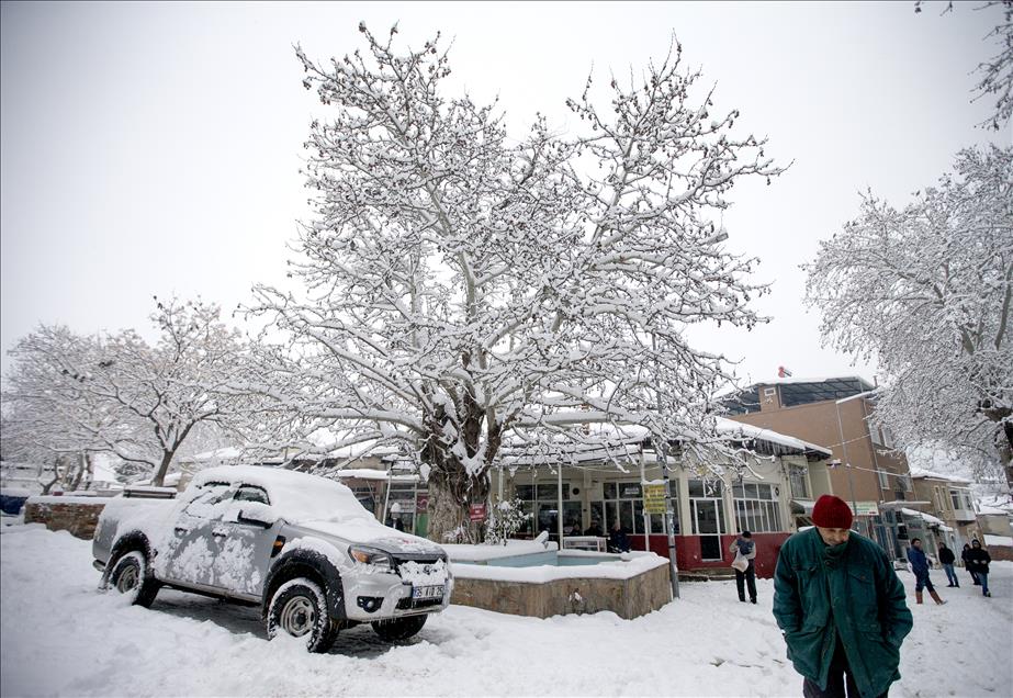 Snowfall in Turkey's Izmir