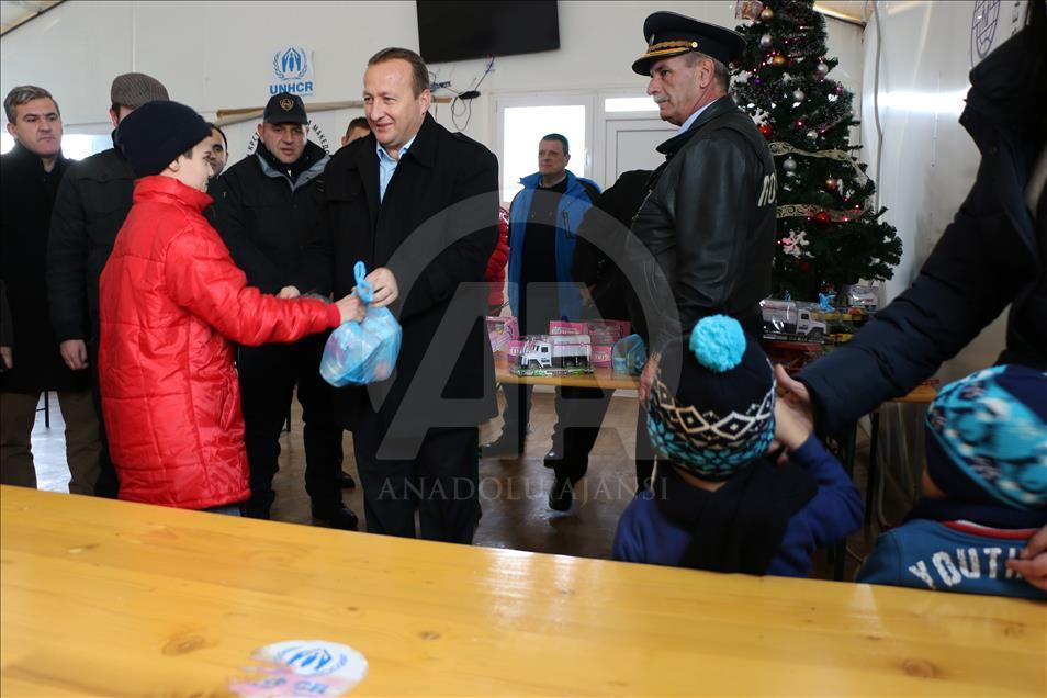 Makedonya'daki sığınmacıların soğukla mücadelesi