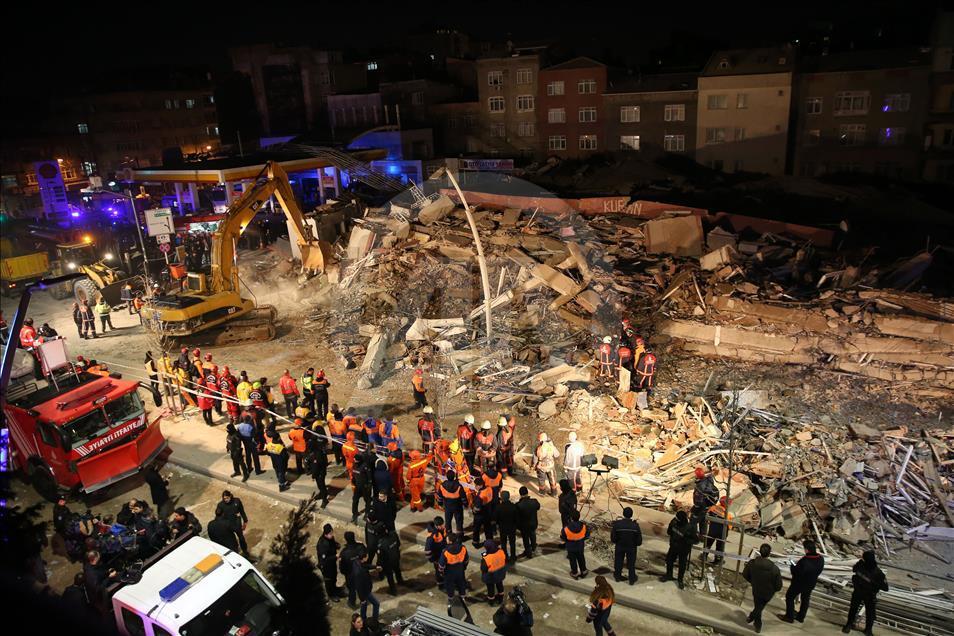 Zeytinburnu'ndaki bina çökmesi