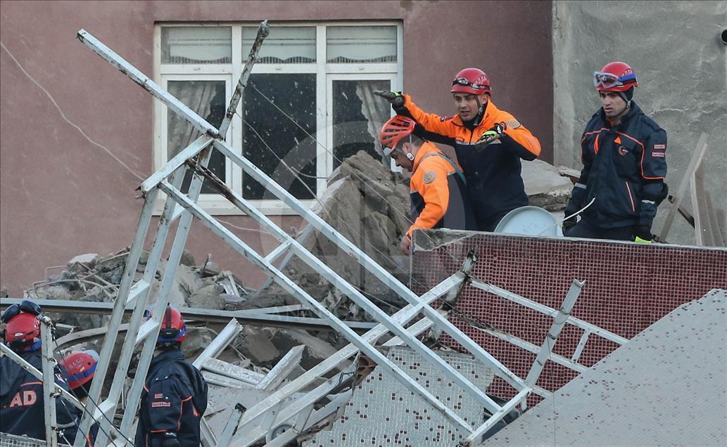 Zeytinburnu'ndaki bina çökmesi