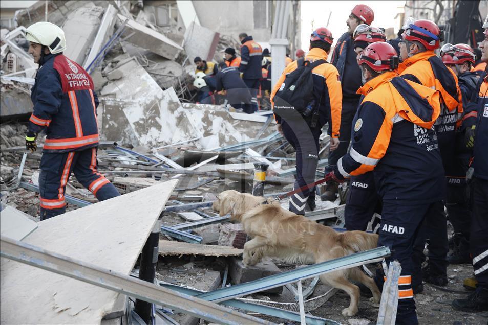 Zeytinburnu'ndaki bina çökmesi