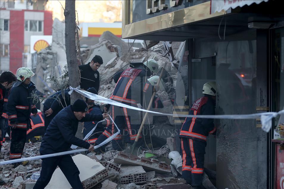 Zeytinburnu'ndaki bina çökmesi